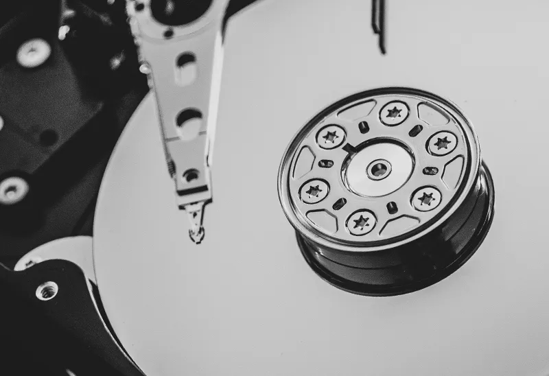 Reduktion des Speicherbedarfs durch umfassende E-Mail Archivierung